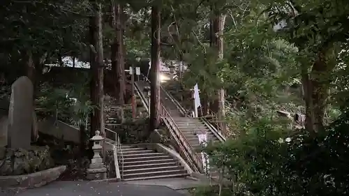 金刀比羅神社の庭園
