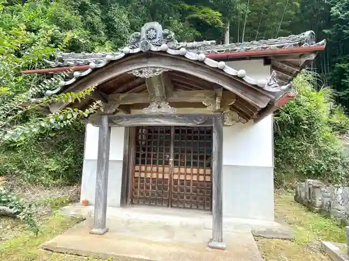 誕生寺の建物その他