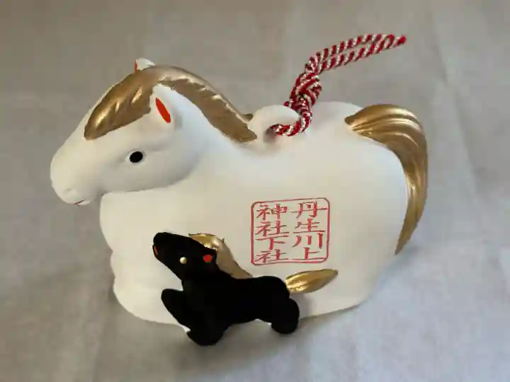 丹生川上神社(下社)の{uncategorized: "未分類", other: "その他", undefined: "問題あり", building: "その他建物", grave: "お墓", sacred_gate: "鳥居", guardian: "狛犬", statue: "像", buddha: "仏像", history: "歴史", nature: "自然", garden: "庭園", animal: "動物", pagoda: "塔", temizu: "手水舎", mountain_gate: "山門・神門", sanctuary: "本殿・本堂", subordinate: "末社・摂社", art: "芸術", scenery: "景色", jizo: "地蔵", ema: "絵馬", goshuin: "御朱印", omikuji: "おみくじ", items: "授与品その他", amulet: "お守り", goshuincho: "御朱印帳", eats: "食事", festival: "お祭り", votive_dance: "神楽", shichigosan: "七五三参", wedding: "結婚式", experience: "体験その他", initially: "初詣", around: "周辺", anti_infection: "感染症対策"}