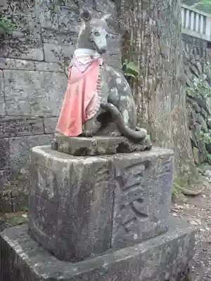 三峯神社の狛犬