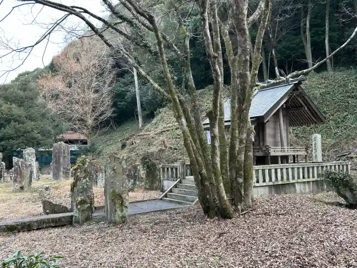 岐阜護國神社の{uncategorized: "未分類", other: "その他", undefined: "問題あり", building: "その他建物", grave: "お墓", sacred_gate: "鳥居", guardian: "狛犬", statue: "像", buddha: "仏像", history: "歴史", nature: "自然", garden: "庭園", animal: "動物", pagoda: "塔", temizu: "手水舎", mountain_gate: "山門・神門", sanctuary: "本殿・本堂", subordinate: "末社・摂社", art: "芸術", scenery: "景色", jizo: "地蔵", ema: "絵馬", goshuin: "御朱印", omikuji: "おみくじ", items: "授与品その他", amulet: "お守り", goshuincho: "御朱印帳", eats: "食事", festival: "お祭り", votive_dance: "神楽", shichigosan: "七五三参", wedding: "結婚式", experience: "体験その他", initially: "初詣", around: "周辺", anti_infection: "感染症対策"}