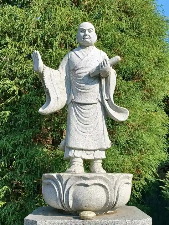 妙昌寺の{uncategorized: "未分類", other: "その他", undefined: "問題あり", building: "その他建物", grave: "お墓", sacred_gate: "鳥居", guardian: "狛犬", statue: "像", buddha: "仏像", history: "歴史", nature: "自然", garden: "庭園", animal: "動物", pagoda: "塔", temizu: "手水舎", mountain_gate: "山門・神門", sanctuary: "本殿・本堂", subordinate: "末社・摂社", art: "芸術", scenery: "景色", jizo: "地蔵", ema: "絵馬", goshuin: "御朱印", omikuji: "おみくじ", items: "授与品その他", amulet: "お守り", goshuincho: "御朱印帳", eats: "食事", festival: "お祭り", votive_dance: "神楽", shichigosan: "七五三参", wedding: "結婚式", experience: "体験その他", initially: "初詣", around: "周辺", anti_infection: "感染症対策"}