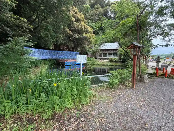 檍神社の{uncategorized: "未分類", other: "その他", undefined: "問題あり", building: "その他建物", grave: "お墓", sacred_gate: "鳥居", guardian: "狛犬", statue: "像", buddha: "仏像", history: "歴史", nature: "自然", garden: "庭園", animal: "動物", pagoda: "塔", temizu: "手水舎", mountain_gate: "山門・神門", sanctuary: "本殿・本堂", subordinate: "末社・摂社", art: "芸術", scenery: "景色", jizo: "地蔵", ema: "絵馬", goshuin: "御朱印", omikuji: "おみくじ", items: "授与品その他", amulet: "お守り", goshuincho: "御朱印帳", eats: "食事", festival: "お祭り", votive_dance: "神楽", shichigosan: "七五三参", wedding: "結婚式", experience: "体験その他", initially: "初詣", around: "周辺", anti_infection: "感染症対策"}