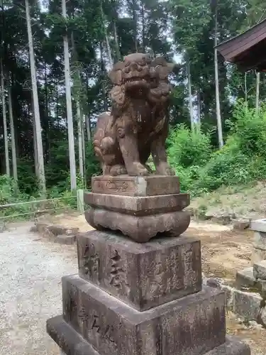 八幡神社（妻木）の狛犬