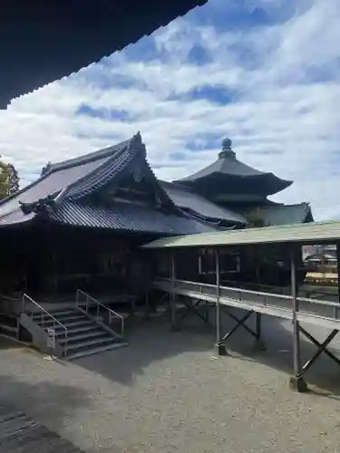 斑鳩寺の本殿・本堂