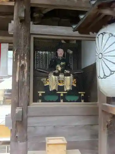 御上神社の像