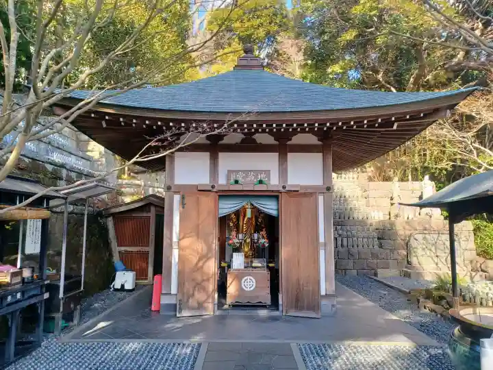 長谷寺の{uncategorized: "未分類", other: "その他", undefined: "問題あり", building: "その他建物", grave: "お墓", sacred_gate: "鳥居", guardian: "狛犬", statue: "像", buddha: "仏像", history: "歴史", nature: "自然", garden: "庭園", animal: "動物", pagoda: "塔", temizu: "手水舎", mountain_gate: "山門・神門", sanctuary: "本殿・本堂", subordinate: "末社・摂社", art: "芸術", scenery: "景色", jizo: "地蔵", ema: "絵馬", goshuin: "御朱印", omikuji: "おみくじ", items: "授与品その他", amulet: "お守り", goshuincho: "御朱印帳", eats: "食事", festival: "お祭り", votive_dance: "神楽", shichigosan: "七五三参", wedding: "結婚式", experience: "体験その他", initially: "初詣", around: "周辺", anti_infection: "感染症対策"}