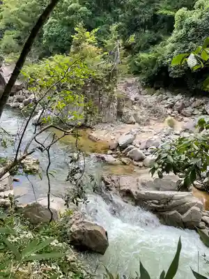 九頭弁財天八大龍王の周辺