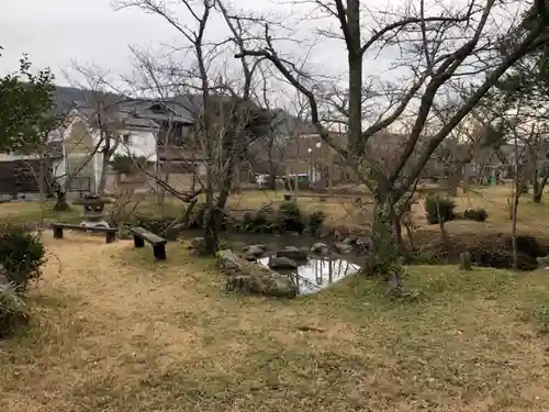 奥石神社の庭園