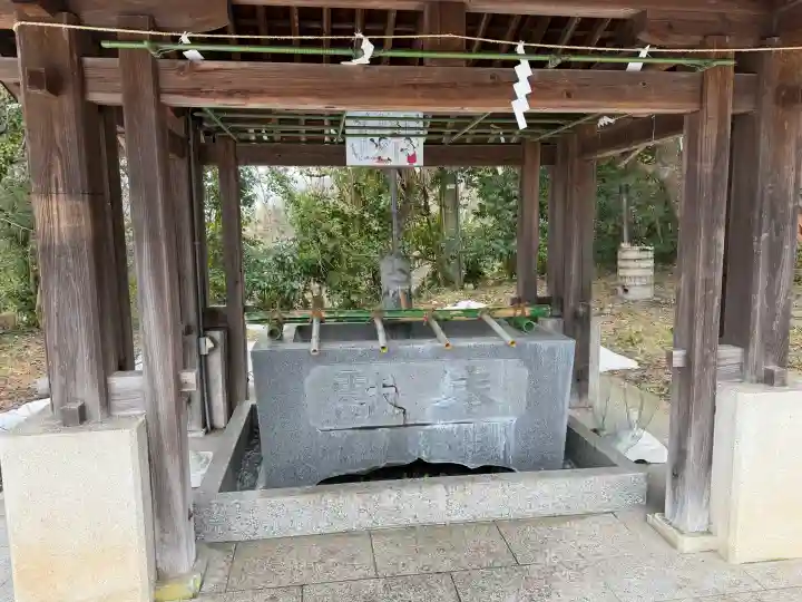 藤島神社(贈正一位新田義貞公之大宮)の{uncategorized: "未分類", other: "その他", undefined: "問題あり", building: "その他建物", grave: "お墓", sacred_gate: "鳥居", guardian: "狛犬", statue: "像", buddha: "仏像", history: "歴史", nature: "自然", garden: "庭園", animal: "動物", pagoda: "塔", temizu: "手水舎", mountain_gate: "山門・神門", sanctuary: "本殿・本堂", subordinate: "末社・摂社", art: "芸術", scenery: "景色", jizo: "地蔵", ema: "絵馬", goshuin: "御朱印", omikuji: "おみくじ", items: "授与品その他", amulet: "お守り", goshuincho: "御朱印帳", eats: "食事", festival: "お祭り", votive_dance: "神楽", shichigosan: "七五三参", wedding: "結婚式", experience: "体験その他", initially: "初詣", around: "周辺", anti_infection: "感染症対策"}