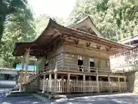 高根白山神社の本殿・本堂