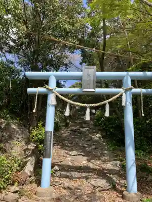 軻遇突智神社の{uncategorized: "未分類", other: "その他", undefined: "問題あり", building: "その他建物", grave: "お墓", sacred_gate: "鳥居", guardian: "狛犬", statue: "像", buddha: "仏像", history: "歴史", nature: "自然", garden: "庭園", animal: "動物", pagoda: "塔", temizu: "手水舎", mountain_gate: "山門・神門", sanctuary: "本殿・本堂", subordinate: "末社・摂社", art: "芸術", scenery: "景色", jizo: "地蔵", ema: "絵馬", goshuin: "御朱印", omikuji: "おみくじ", items: "授与品その他", amulet: "お守り", goshuincho: "御朱印帳", eats: "食事", festival: "お祭り", votive_dance: "神楽", shichigosan: "七五三参", wedding: "結婚式", experience: "体験その他", initially: "初詣", around: "周辺", anti_infection: "感染症対策"}
