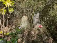 石廟(鎌倉市指定文化財石廟二基、名越切通古道沿い)の{uncategorized: "未分類", other: "その他", undefined: "問題あり", building: "その他建物", grave: "お墓", sacred_gate: "鳥居", guardian: "狛犬", statue: "像", buddha: "仏像", history: "歴史", nature: "自然", garden: "庭園", animal: "動物", pagoda: "塔", temizu: "手水舎", mountain_gate: "山門・神門", sanctuary: "本殿・本堂", subordinate: "末社・摂社", art: "芸術", scenery: "景色", jizo: "地蔵", ema: "絵馬", goshuin: "御朱印", omikuji: "おみくじ", items: "授与品その他", amulet: "お守り", goshuincho: "御朱印帳", eats: "食事", festival: "お祭り", votive_dance: "神楽", shichigosan: "七五三参", wedding: "結婚式", experience: "体験その他", initially: "初詣", around: "周辺", anti_infection: "感染症対策"}