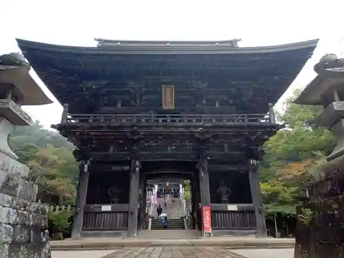 筑波山神社の山門・神門