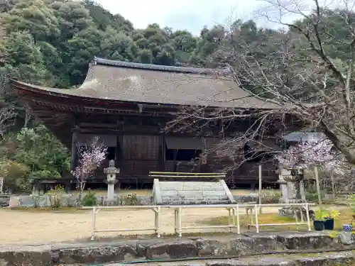 桑実寺の本殿