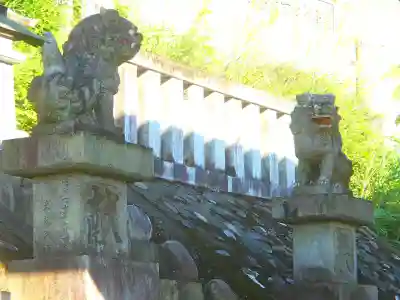 枇杷神社の狛犬
