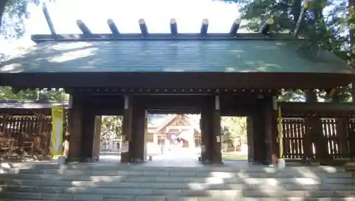 帯廣神社の山門・神門