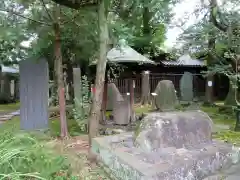 三囲神社の建物その他