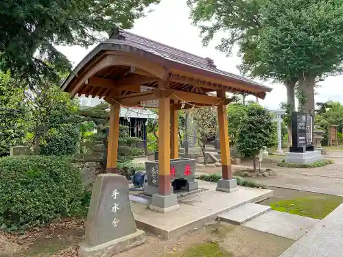 足立神社の手水