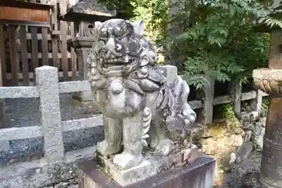 愛宕神社(阿多古神社)の狛犬