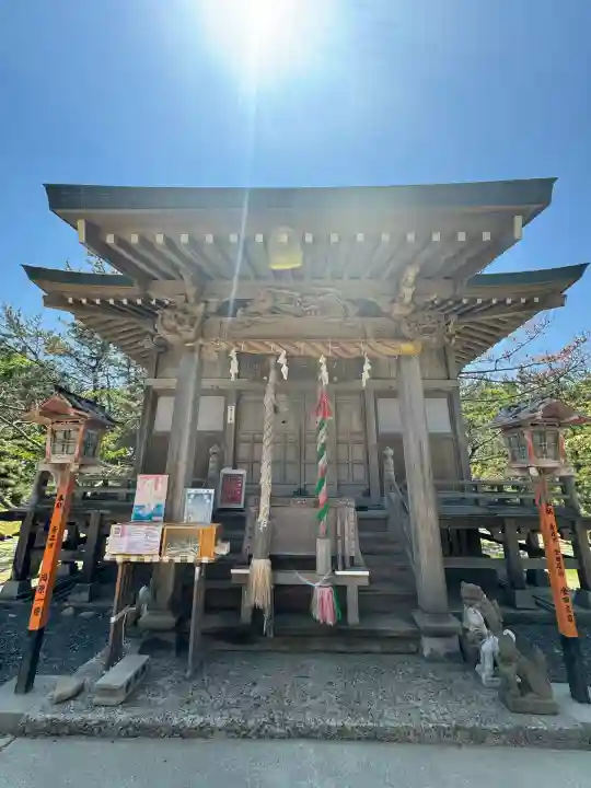 高山稲荷神社の{uncategorized: "未分類", other: "その他", undefined: "問題あり", building: "その他建物", grave: "お墓", sacred_gate: "鳥居", guardian: "狛犬", statue: "像", buddha: "仏像", history: "歴史", nature: "自然", garden: "庭園", animal: "動物", pagoda: "塔", temizu: "手水舎", mountain_gate: "山門・神門", sanctuary: "本殿・本堂", subordinate: "末社・摂社", art: "芸術", scenery: "景色", jizo: "地蔵", ema: "絵馬", goshuin: "御朱印", omikuji: "おみくじ", items: "授与品その他", amulet: "お守り", goshuincho: "御朱印帳", eats: "食事", festival: "お祭り", votive_dance: "神楽", shichigosan: "七五三参", wedding: "結婚式", experience: "体験その他", initially: "初詣", around: "周辺", anti_infection: "感染症対策"}