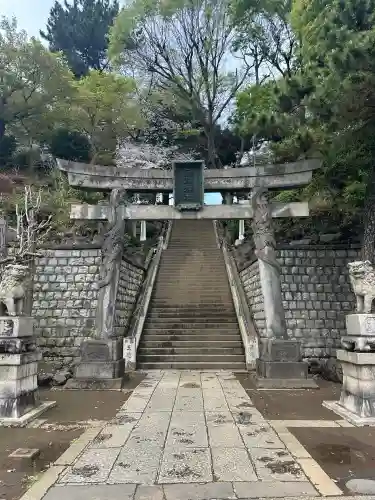 品川神社の{uncategorized: "未分類", other: "その他", undefined: "問題あり", building: "その他建物", grave: "お墓", sacred_gate: "鳥居", guardian: "狛犬", statue: "像", buddha: "仏像", history: "歴史", nature: "自然", garden: "庭園", animal: "動物", pagoda: "塔", temizu: "手水舎", mountain_gate: "山門・神門", sanctuary: "本殿・本堂", subordinate: "末社・摂社", art: "芸術", scenery: "景色", jizo: "地蔵", ema: "絵馬", goshuin: "御朱印", omikuji: "おみくじ", items: "授与品その他", amulet: "お守り", goshuincho: "御朱印帳", eats: "食事", festival: "お祭り", votive_dance: "神楽", shichigosan: "七五三参", wedding: "結婚式", experience: "体験その他", initially: "初詣", around: "周辺", anti_infection: "感染症対策"}