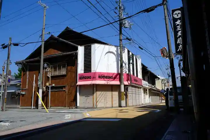 闘鶏神社の周辺