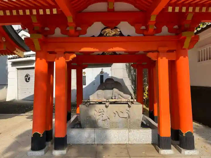 穴八幡宮の手水舎