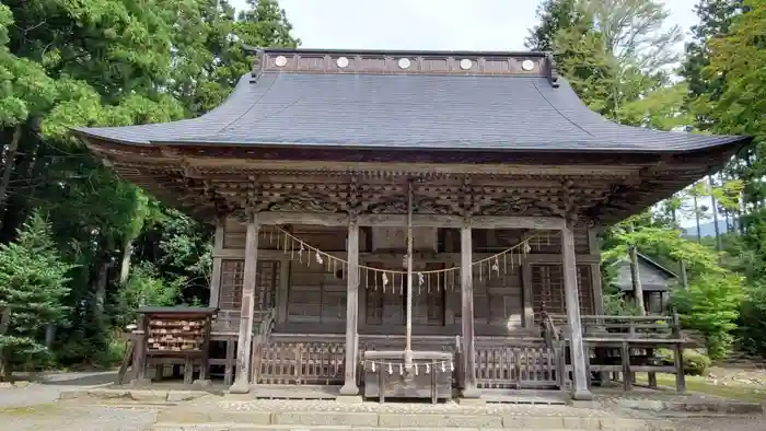 冰上神社の本殿