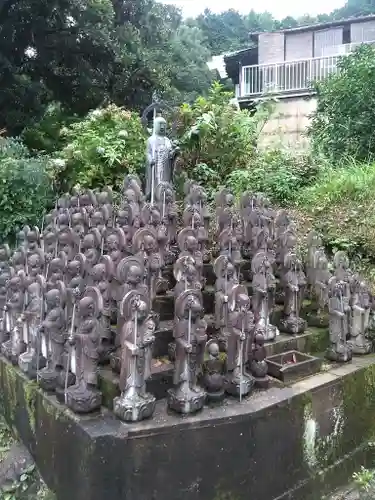 長命薬師堂の地蔵