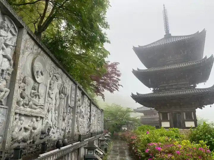 南法華寺(壷阪寺)の{uncategorized: "未分類", other: "その他", undefined: "問題あり", building: "その他建物", grave: "お墓", sacred_gate: "鳥居", guardian: "狛犬", statue: "像", buddha: "仏像", history: "歴史", nature: "自然", garden: "庭園", animal: "動物", pagoda: "塔", temizu: "手水舎", mountain_gate: "山門・神門", sanctuary: "本殿・本堂", subordinate: "末社・摂社", art: "芸術", scenery: "景色", jizo: "地蔵", ema: "絵馬", goshuin: "御朱印", omikuji: "おみくじ", items: "授与品その他", amulet: "お守り", goshuincho: "御朱印帳", eats: "食事", festival: "お祭り", votive_dance: "神楽", shichigosan: "七五三参", wedding: "結婚式", experience: "体験その他", initially: "初詣", around: "周辺", anti_infection: "感染症対策"}