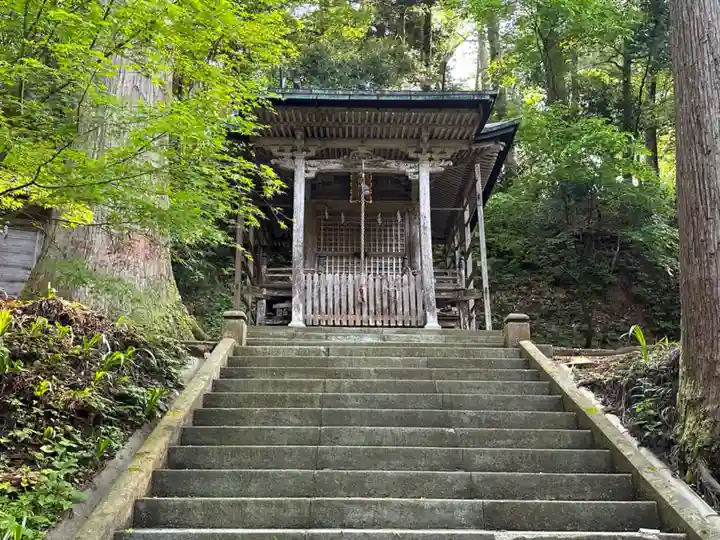 大瀧神社・岡太神社奥の院の本殿・本堂
