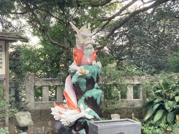 江島神社の{uncategorized: "未分類", other: "その他", undefined: "問題あり", building: "その他建物", grave: "お墓", sacred_gate: "鳥居", guardian: "狛犬", statue: "像", buddha: "仏像", history: "歴史", nature: "自然", garden: "庭園", animal: "動物", pagoda: "塔", temizu: "手水舎", mountain_gate: "山門・神門", sanctuary: "本殿・本堂", subordinate: "末社・摂社", art: "芸術", scenery: "景色", jizo: "地蔵", ema: "絵馬", goshuin: "御朱印", omikuji: "おみくじ", items: "授与品その他", amulet: "お守り", goshuincho: "御朱印帳", eats: "食事", festival: "お祭り", votive_dance: "神楽", shichigosan: "七五三参", wedding: "結婚式", experience: "体験その他", initially: "初詣", around: "周辺", anti_infection: "感染症対策"}