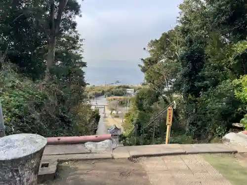 洲崎神社の{uncategorized: "未分類", other: "その他", undefined: "問題あり", building: "その他建物", grave: "お墓", sacred_gate: "鳥居", guardian: "狛犬", statue: "像", buddha: "仏像", history: "歴史", nature: "自然", garden: "庭園", animal: "動物", pagoda: "塔", temizu: "手水舎", mountain_gate: "山門・神門", sanctuary: "本殿・本堂", subordinate: "末社・摂社", art: "芸術", scenery: "景色", jizo: "地蔵", ema: "絵馬", goshuin: "御朱印", omikuji: "おみくじ", items: "授与品その他", amulet: "お守り", goshuincho: "御朱印帳", eats: "食事", festival: "お祭り", votive_dance: "神楽", shichigosan: "七五三参", wedding: "結婚式", experience: "体験その他", initially: "初詣", around: "周辺", anti_infection: "感染症対策"}