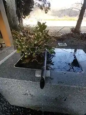 高司神社〜むすびの神の鎮まる社〜の手水舎