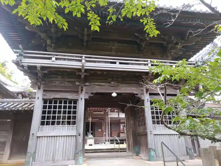 報恩講寺の山門・神門