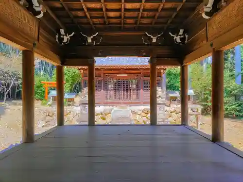 神明白山社相殿（杁下）の本殿・本堂