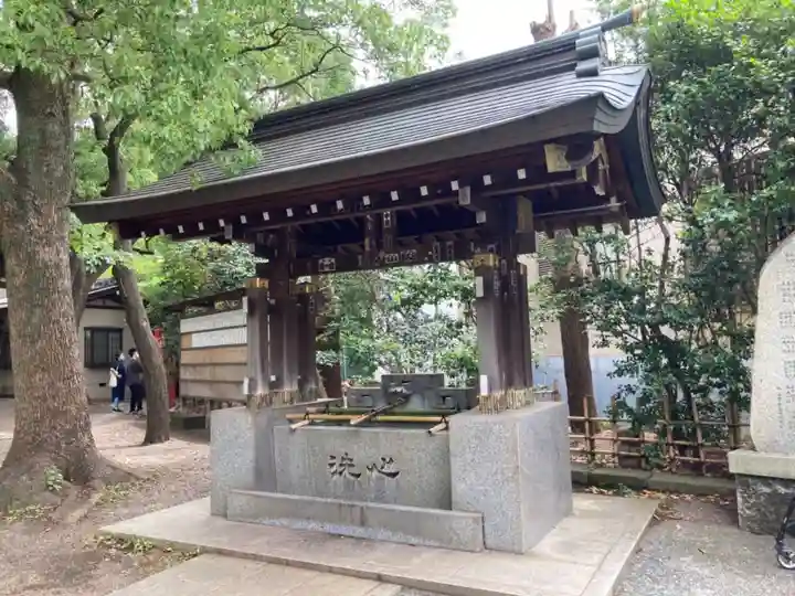 王子神社の手水舎