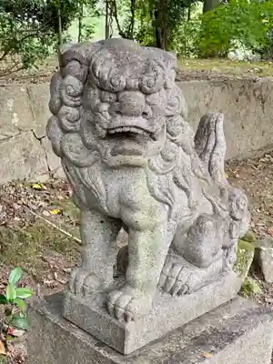 猪上神社の狛犬