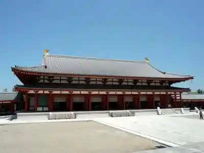 薬師寺の本殿・本堂