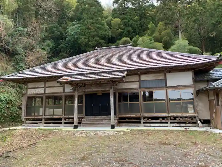 圓輪寺の本殿・本堂