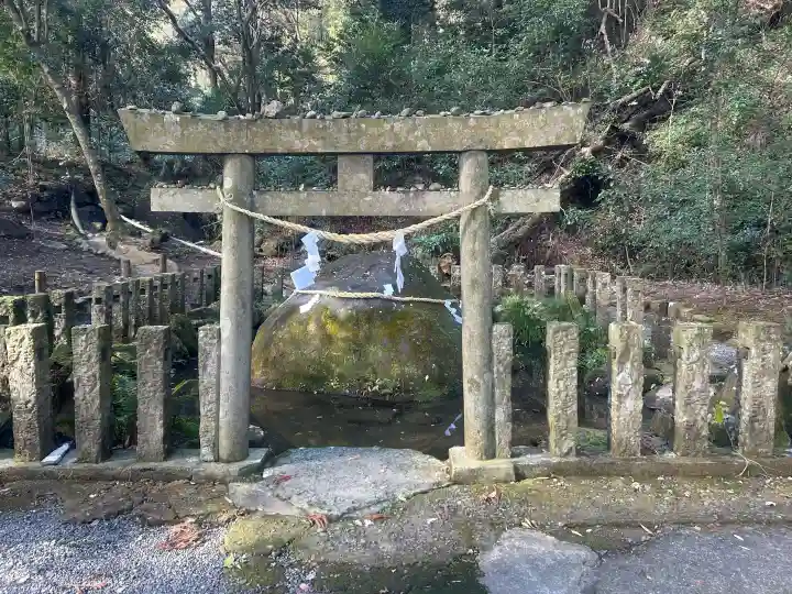 東霧島神社の{uncategorized: "未分類", other: "その他", undefined: "問題あり", building: "その他建物", grave: "お墓", sacred_gate: "鳥居", guardian: "狛犬", statue: "像", buddha: "仏像", history: "歴史", nature: "自然", garden: "庭園", animal: "動物", pagoda: "塔", temizu: "手水舎", mountain_gate: "山門・神門", sanctuary: "本殿・本堂", subordinate: "末社・摂社", art: "芸術", scenery: "景色", jizo: "地蔵", ema: "絵馬", goshuin: "御朱印", omikuji: "おみくじ", items: "授与品その他", amulet: "お守り", goshuincho: "御朱印帳", eats: "食事", festival: "お祭り", votive_dance: "神楽", shichigosan: "七五三参", wedding: "結婚式", experience: "体験その他", initially: "初詣", around: "周辺", anti_infection: "感染症対策"}