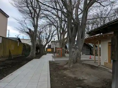 乃木神社の{uncategorized: "未分類", other: "その他", undefined: "問題あり", building: "その他建物", grave: "お墓", sacred_gate: "鳥居", guardian: "狛犬", statue: "像", buddha: "仏像", history: "歴史", nature: "自然", garden: "庭園", animal: "動物", pagoda: "塔", temizu: "手水舎", mountain_gate: "山門・神門", sanctuary: "本殿・本堂", subordinate: "末社・摂社", art: "芸術", scenery: "景色", jizo: "地蔵", ema: "絵馬", goshuin: "御朱印", omikuji: "おみくじ", items: "授与品その他", amulet: "お守り", goshuincho: "御朱印帳", eats: "食事", festival: "お祭り", votive_dance: "神楽", shichigosan: "七五三参", wedding: "結婚式", experience: "体験その他", initially: "初詣", around: "周辺", anti_infection: "感染症対策"}