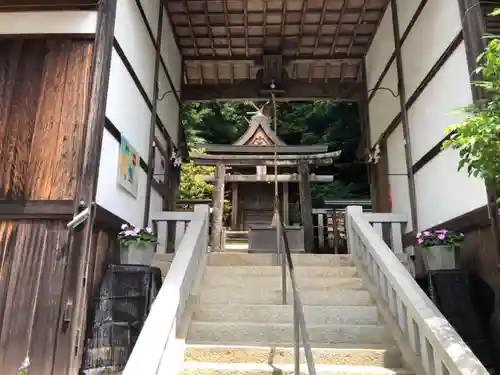 伊弉諾神社の山門