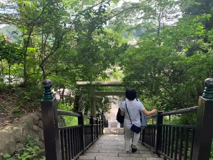 法華堂跡(源頼朝墓・北条義時墓)の景色