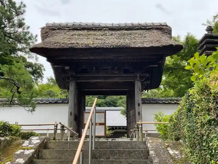 長壽寺(長寿寺)の山門・神門