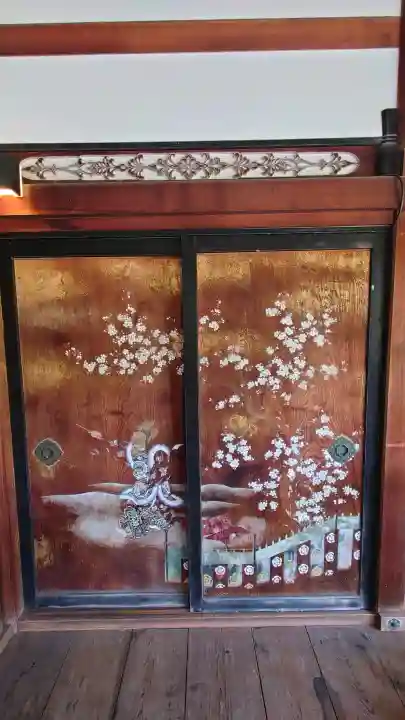 仁和寺の{uncategorized: "未分類", other: "その他", undefined: "問題あり", building: "その他建物", grave: "お墓", sacred_gate: "鳥居", guardian: "狛犬", statue: "像", buddha: "仏像", history: "歴史", nature: "自然", garden: "庭園", animal: "動物", pagoda: "塔", temizu: "手水舎", mountain_gate: "山門・神門", sanctuary: "本殿・本堂", subordinate: "末社・摂社", art: "芸術", scenery: "景色", jizo: "地蔵", ema: "絵馬", goshuin: "御朱印", omikuji: "おみくじ", items: "授与品その他", amulet: "お守り", goshuincho: "御朱印帳", eats: "食事", festival: "お祭り", votive_dance: "神楽", shichigosan: "七五三参", wedding: "結婚式", experience: "体験その他", initially: "初詣", around: "周辺", anti_infection: "感染症対策"}