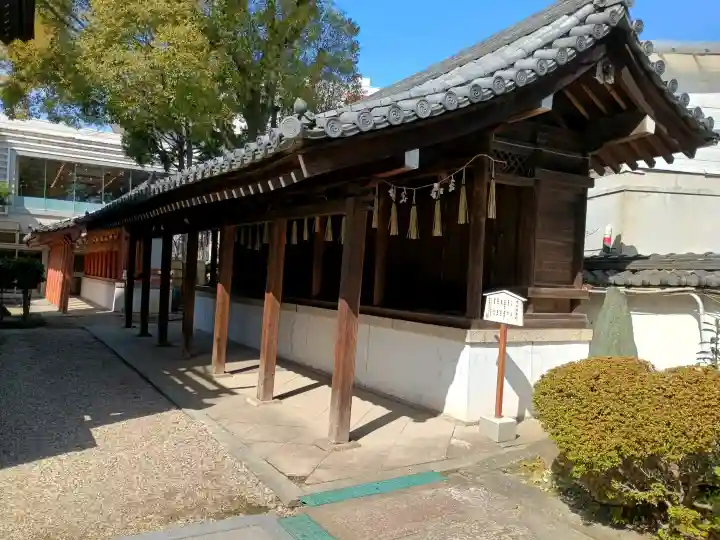 射楯兵主神社の{uncategorized: "未分類", other: "その他", undefined: "問題あり", building: "その他建物", grave: "お墓", sacred_gate: "鳥居", guardian: "狛犬", statue: "像", buddha: "仏像", history: "歴史", nature: "自然", garden: "庭園", animal: "動物", pagoda: "塔", temizu: "手水舎", mountain_gate: "山門・神門", sanctuary: "本殿・本堂", subordinate: "末社・摂社", art: "芸術", scenery: "景色", jizo: "地蔵", ema: "絵馬", goshuin: "御朱印", omikuji: "おみくじ", items: "授与品その他", amulet: "お守り", goshuincho: "御朱印帳", eats: "食事", festival: "お祭り", votive_dance: "神楽", shichigosan: "七五三参", wedding: "結婚式", experience: "体験その他", initially: "初詣", around: "周辺", anti_infection: "感染症対策"}