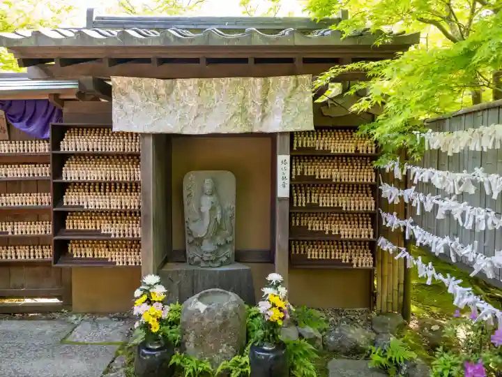 円通院の{uncategorized: "未分類", other: "その他", undefined: "問題あり", building: "その他建物", grave: "お墓", sacred_gate: "鳥居", guardian: "狛犬", statue: "像", buddha: "仏像", history: "歴史", nature: "自然", garden: "庭園", animal: "動物", pagoda: "塔", temizu: "手水舎", mountain_gate: "山門・神門", sanctuary: "本殿・本堂", subordinate: "末社・摂社", art: "芸術", scenery: "景色", jizo: "地蔵", ema: "絵馬", goshuin: "御朱印", omikuji: "おみくじ", items: "授与品その他", amulet: "お守り", goshuincho: "御朱印帳", eats: "食事", festival: "お祭り", votive_dance: "神楽", shichigosan: "七五三参", wedding: "結婚式", experience: "体験その他", initially: "初詣", around: "周辺", anti_infection: "感染症対策"}