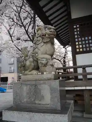諏訪神社の狛犬